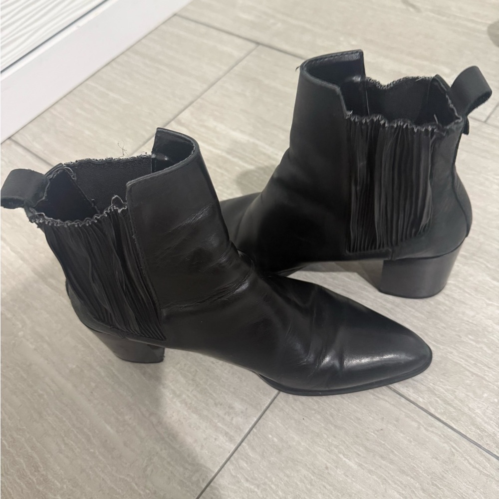 Zara Black Chelsea Ankle Booties